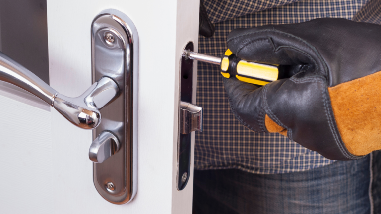 Locksmith in West Hills